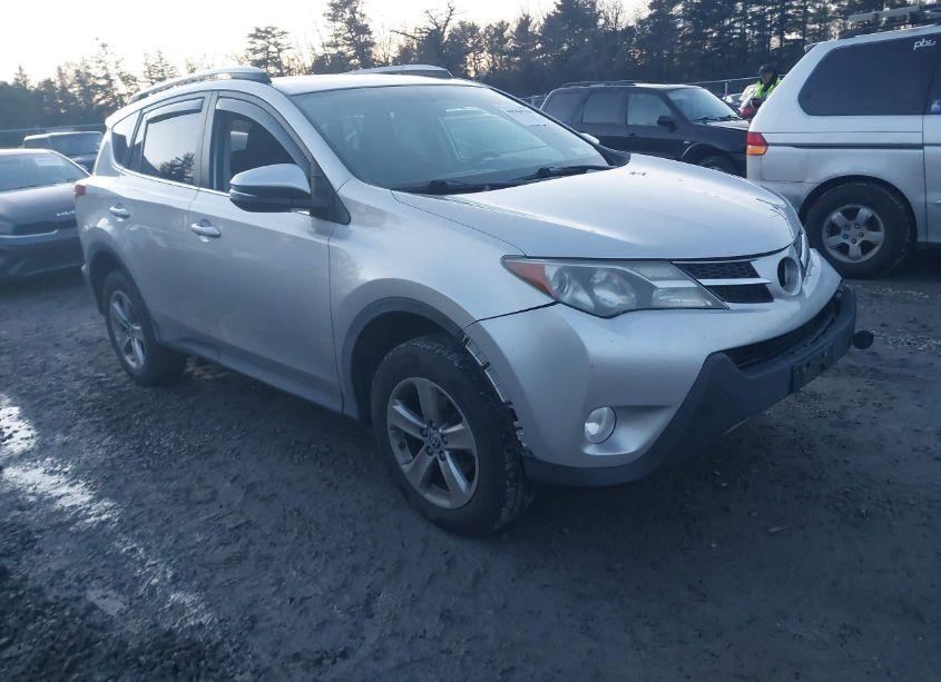 2015 Toyota Rav4 XLE (VIN 2T3RFREV9FW341965) main photo