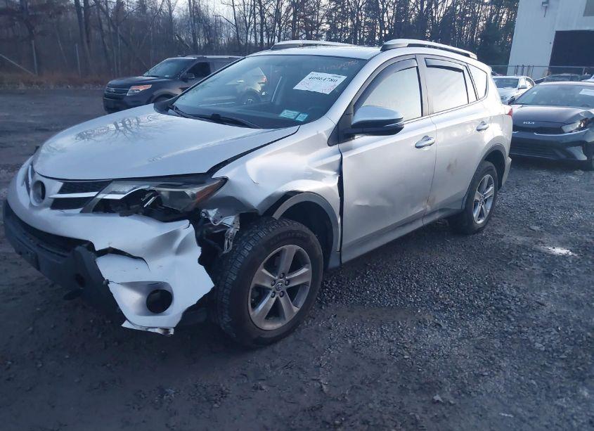 Photo 2 of 2015 Toyota Rav4 XLE (VIN 2T3RFREV9FW341965)