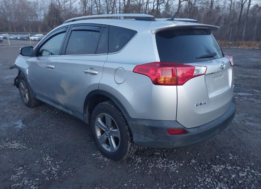 Photo 3 of 2015 Toyota Rav4 XLE (VIN 2T3RFREV9FW341965)