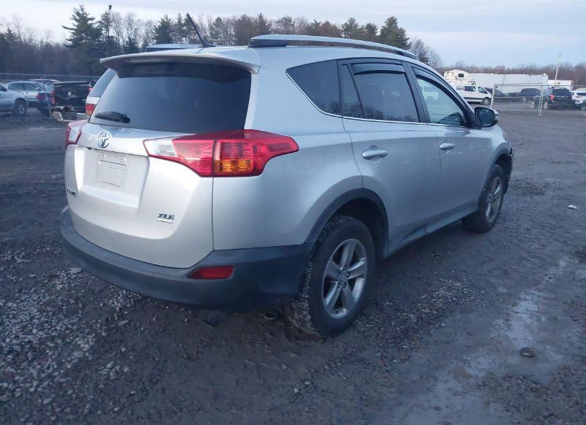 Photo 4 of 2015 Toyota Rav4 XLE (VIN 2T3RFREV9FW341965)