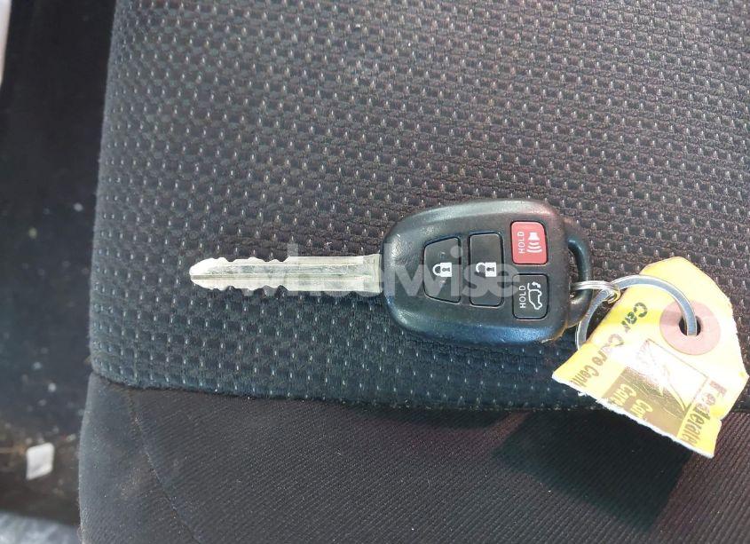 Photo 11 of 2016 Toyota Rav4 XLE (VIN 2T3RFREV9GW468443)