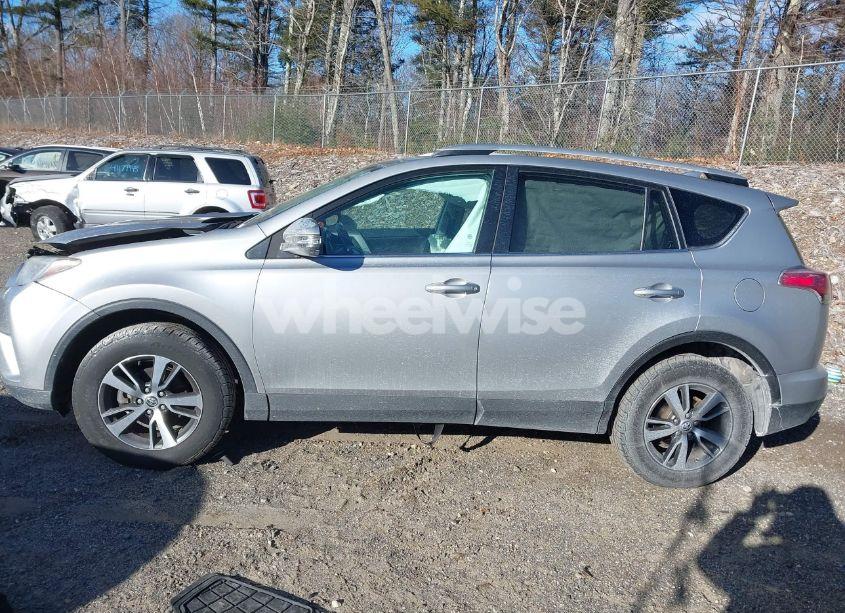 Photo 14 of 2016 Toyota Rav4 XLE (VIN 2T3RFREV9GW468443)