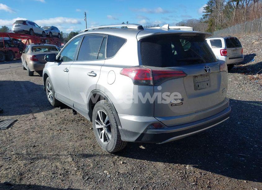 Photo 3 of 2016 Toyota Rav4 XLE (VIN 2T3RFREV9GW468443)