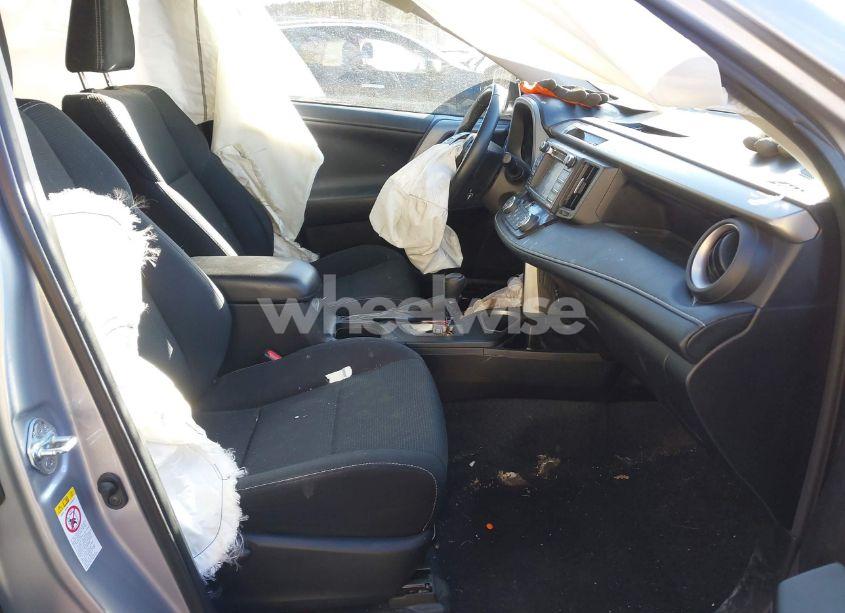 Photo 5 of 2016 Toyota Rav4 XLE (VIN 2T3RFREV9GW468443)