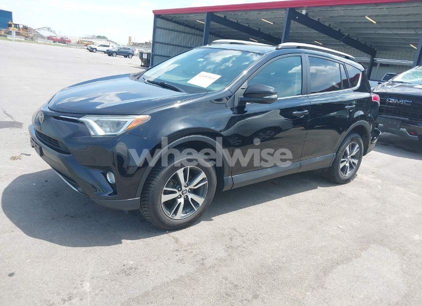 Photo 2 of 2017 Toyota Rav4 XLE (VIN 2T3RFREV9HW604622)