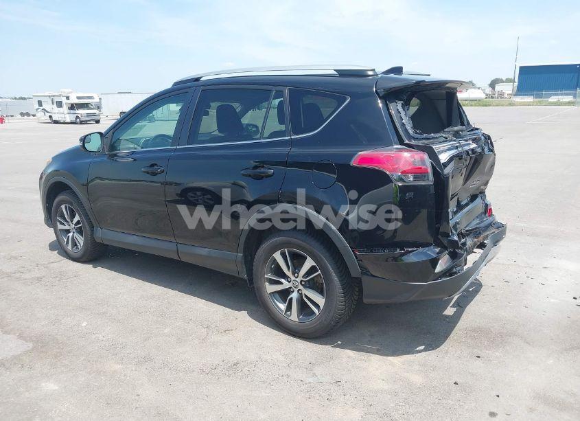 Photo 3 of 2017 Toyota Rav4 XLE (VIN 2T3RFREV9HW604622)