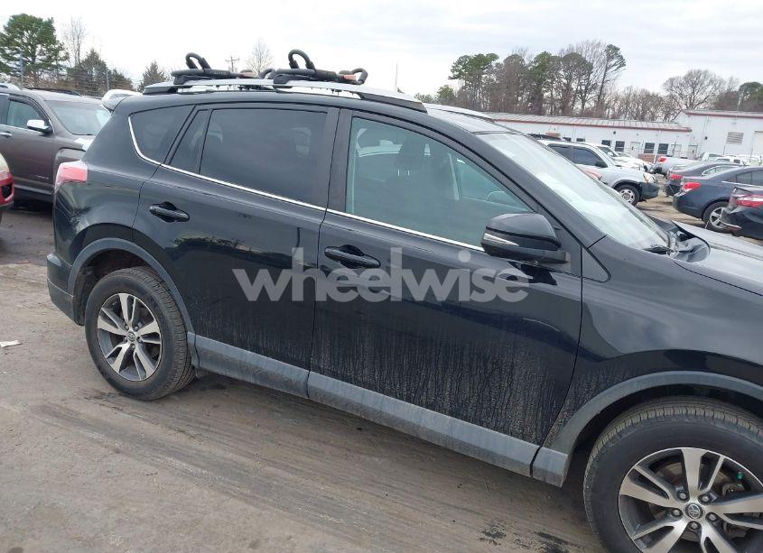 Photo 13 of 2017 Toyota Rav4 XLE (VIN 2T3RFREV9HW647390)