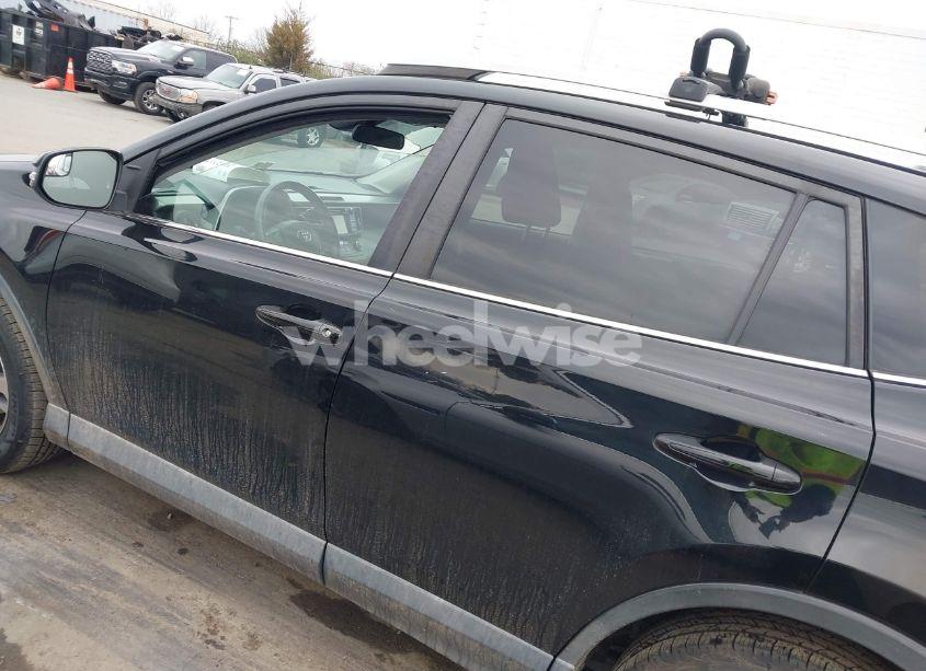 Photo 14 of 2017 Toyota Rav4 XLE (VIN 2T3RFREV9HW647390)