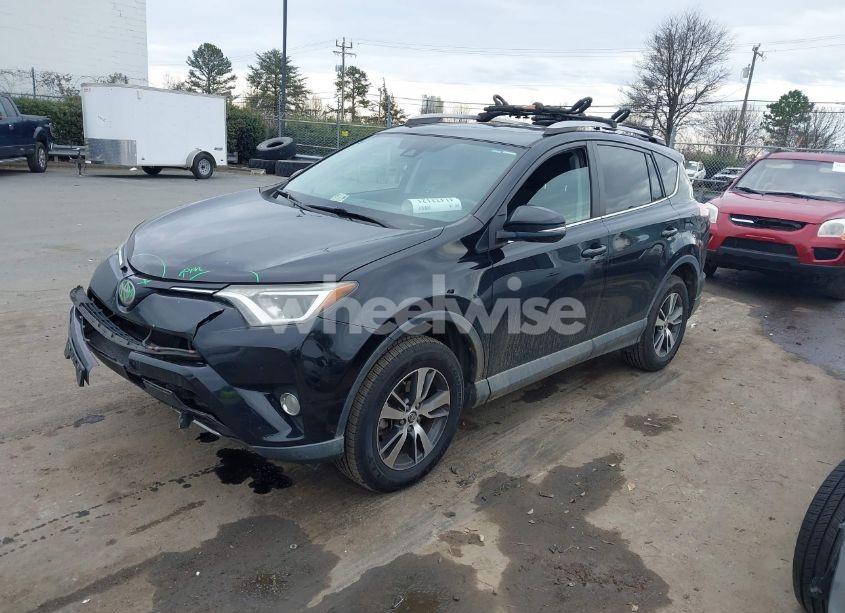 Photo 2 of 2017 Toyota Rav4 XLE (VIN 2T3RFREV9HW647390)
