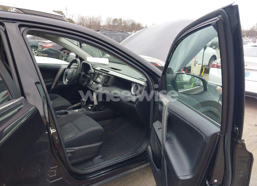 Photo 5 of 2017 Toyota Rav4 XLE (VIN 2T3RFREV9HW647390)