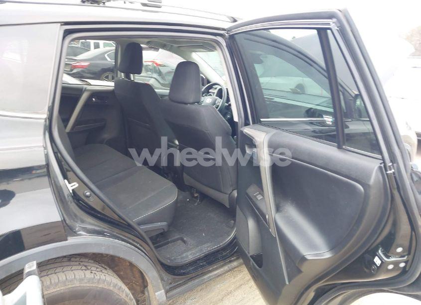 Photo 8 of 2017 Toyota Rav4 XLE (VIN 2T3RFREV9HW647390)