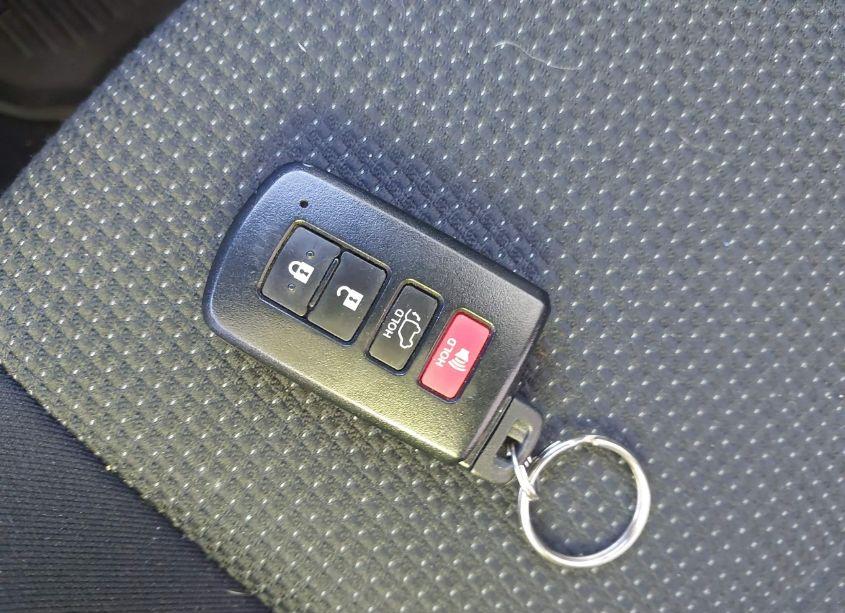 Photo 11 of 2017 Toyota Rav4 XLE (VIN 2T3RFREV9HW664044)