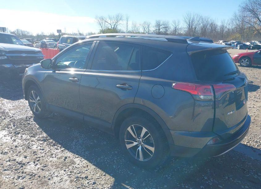 Photo 3 of 2017 Toyota Rav4 XLE (VIN 2T3RFREV9HW664044)