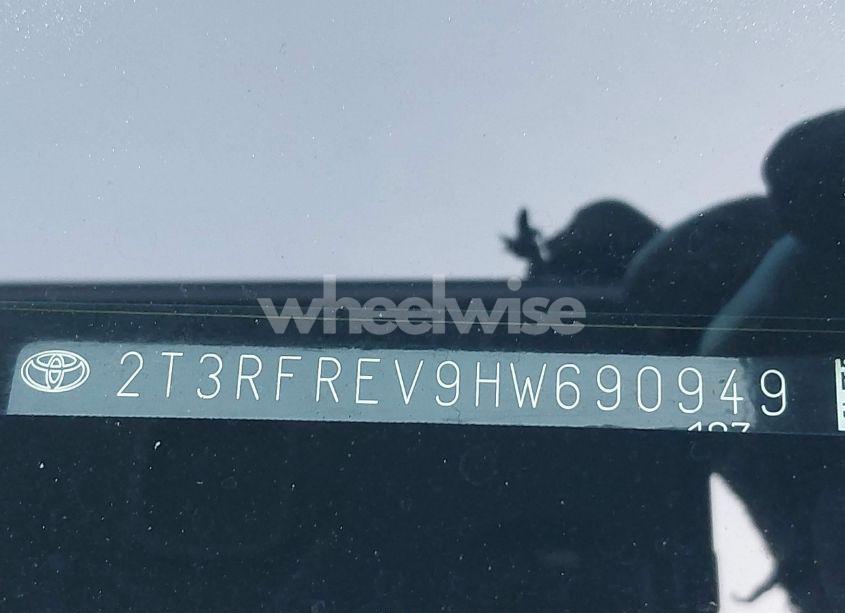 Photo 9 of 2017 Toyota Rav4 XLE (VIN 2T3RFREV9HW690949)