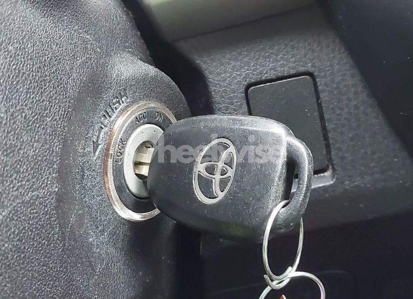 Photo 11 of 2018 Toyota Rav4 XLE (VIN 2T3RFREV9JW704760)