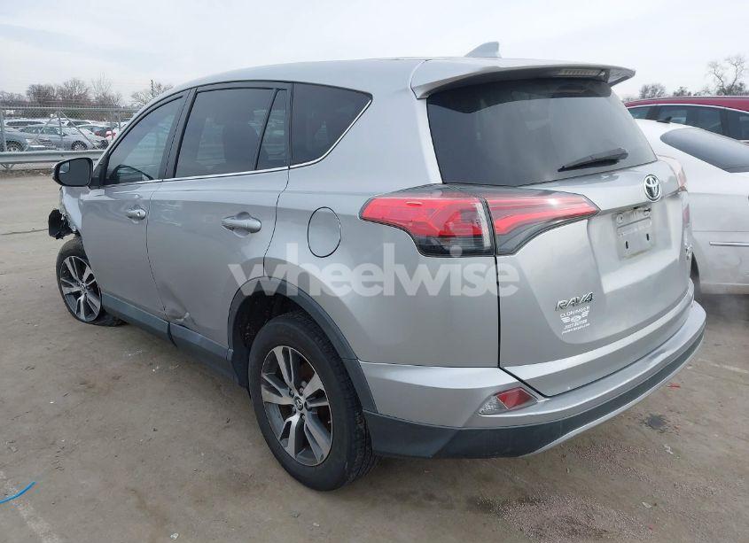 Photo 3 of 2018 Toyota Rav4 XLE (VIN 2T3RFREV9JW704760)