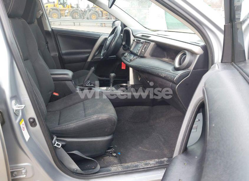 Photo 5 of 2018 Toyota Rav4 XLE (VIN 2T3RFREV9JW704760)