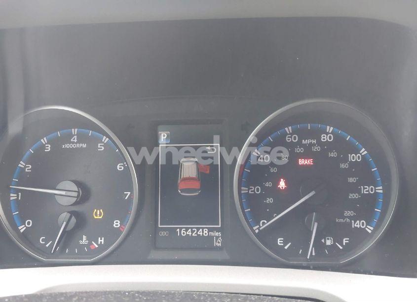 Photo 7 of 2018 Toyota Rav4 XLE (VIN 2T3RFREV9JW704760)