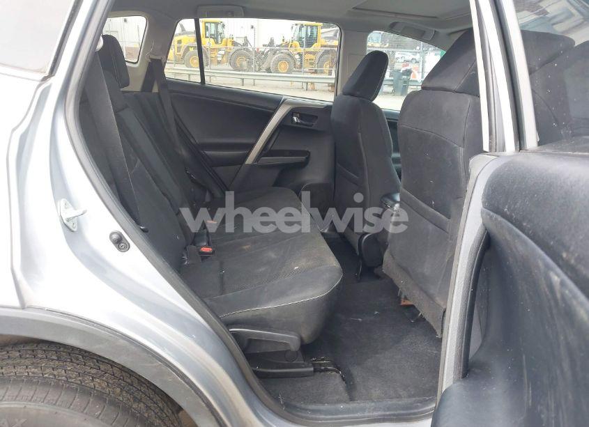 Photo 8 of 2018 Toyota Rav4 XLE (VIN 2T3RFREV9JW704760)