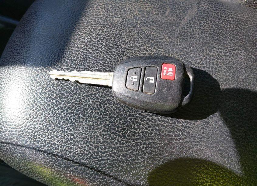 Photo 11 of 2018 Toyota Rav4 XLE (VIN 2T3RFREV9JW705732)