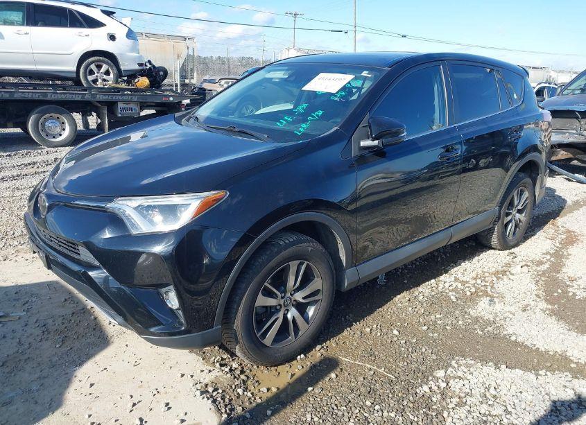 Photo 2 of 2018 Toyota Rav4 XLE (VIN 2T3RFREV9JW705732)
