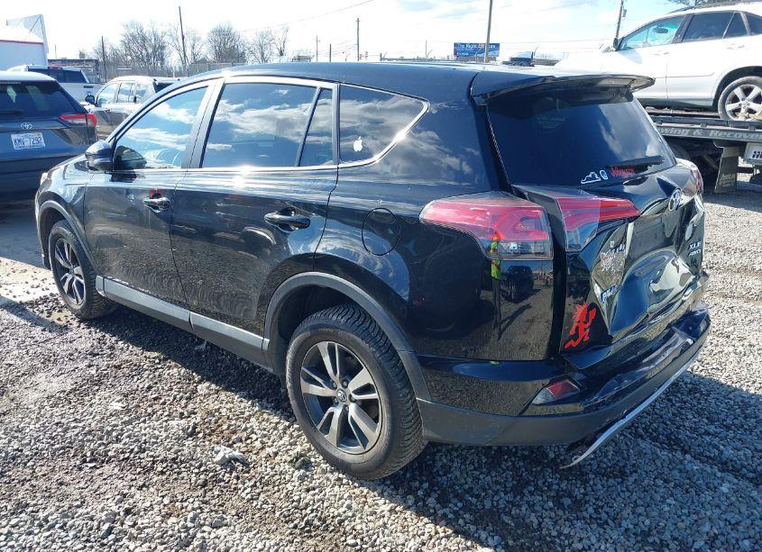 Photo 3 of 2018 Toyota Rav4 XLE (VIN 2T3RFREV9JW705732)