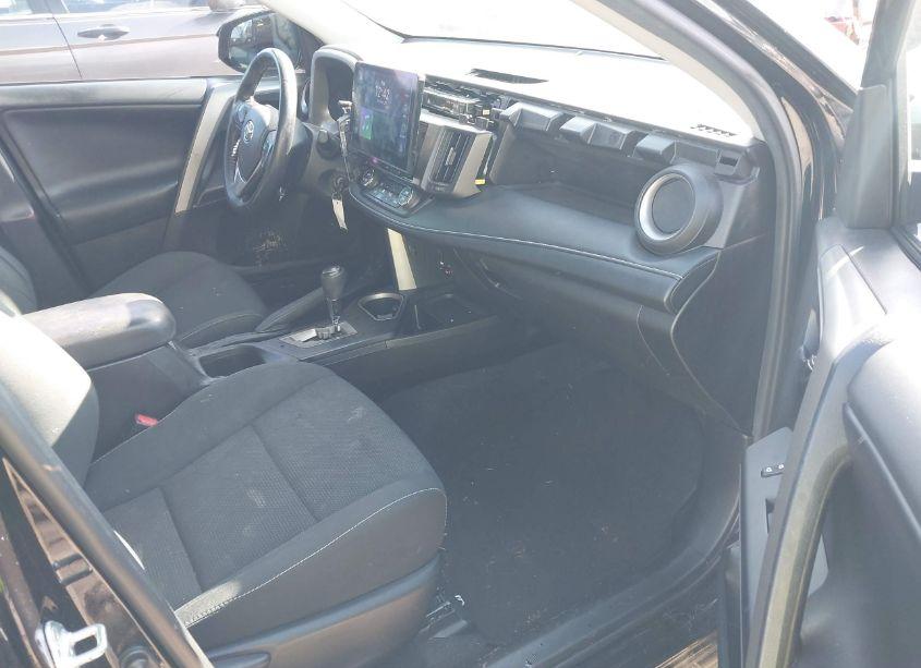 Photo 5 of 2018 Toyota Rav4 XLE (VIN 2T3RFREV9JW705732)