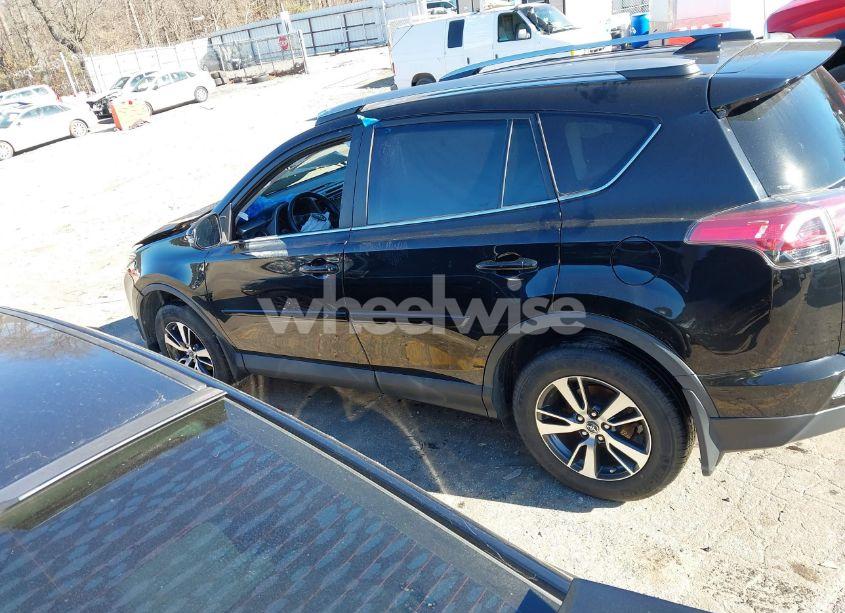Photo 13 of 2018 Toyota Rav4 ADVENTURE/XLE (VIN 2T3RFREV9JW724961)
