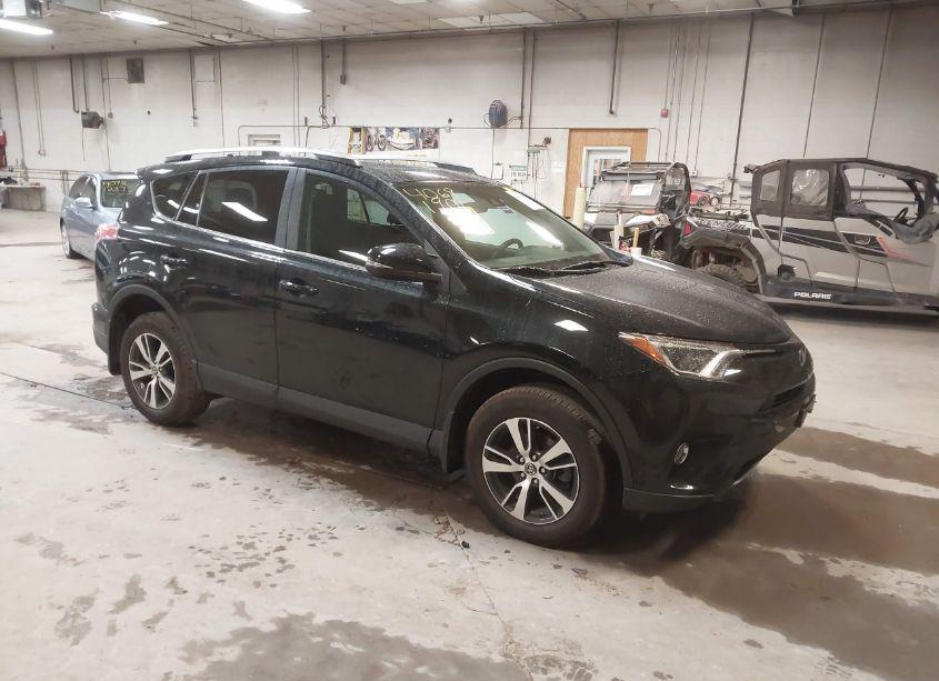 2018 Toyota Rav4 ADVENTURE/XLE (VIN 2T3RFREV9JW771424) main photo