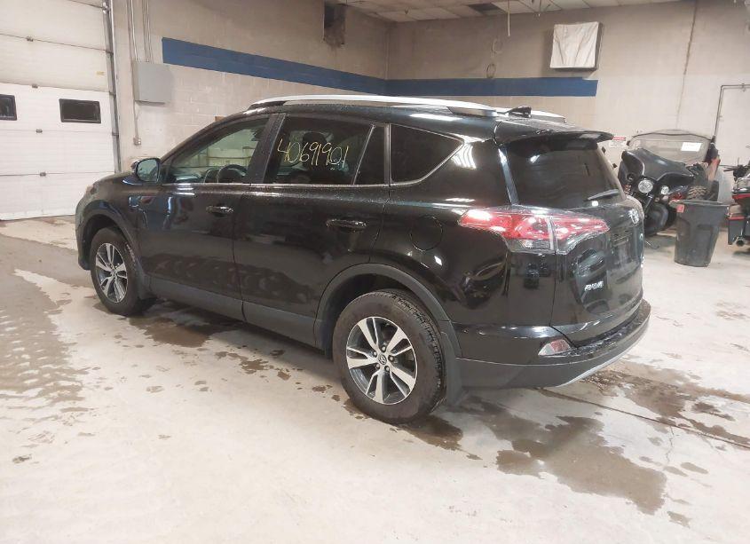Photo 3 of 2018 Toyota Rav4 ADVENTURE/XLE (VIN 2T3RFREV9JW771424)