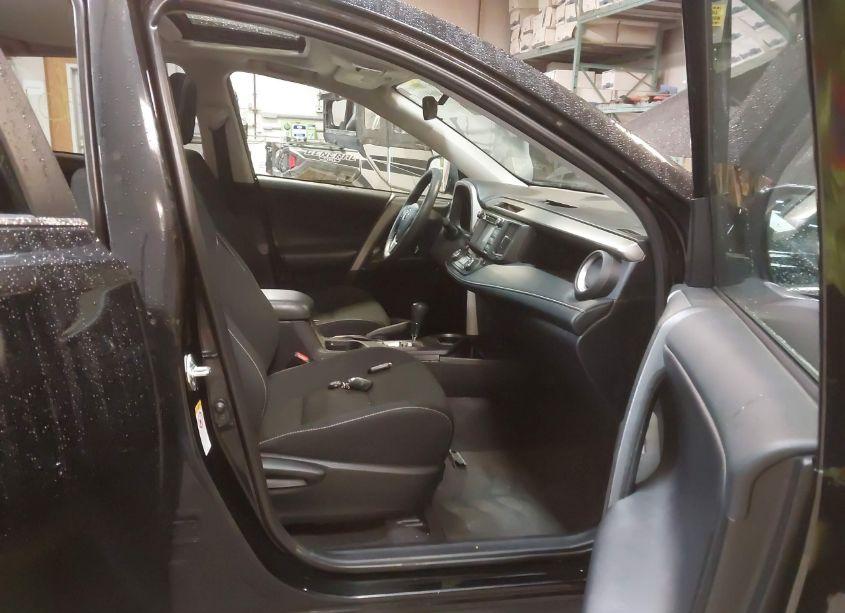 Photo 5 of 2018 Toyota Rav4 ADVENTURE/XLE (VIN 2T3RFREV9JW771424)