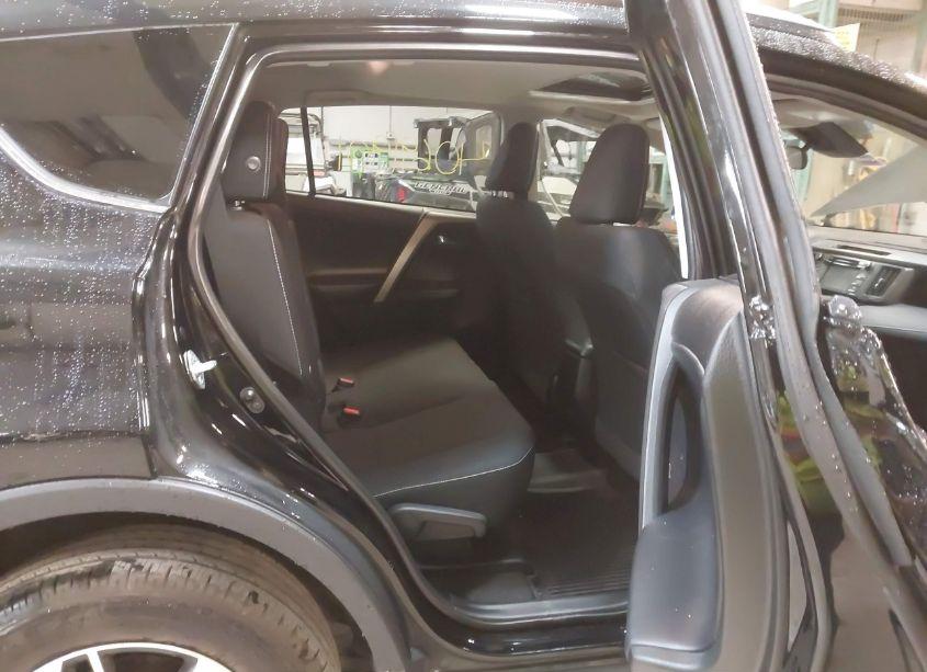 Photo 8 of 2018 Toyota Rav4 ADVENTURE/XLE (VIN 2T3RFREV9JW771424)