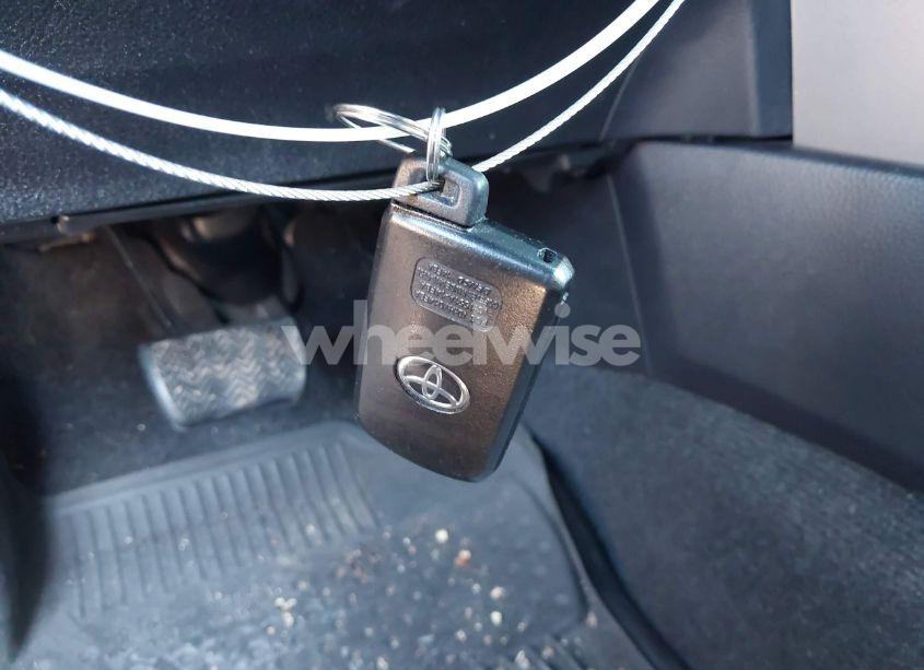 Photo 11 of 2018 Toyota Rav4 ADVENTURE/XLE (VIN 2T3RFREV9JW817320)