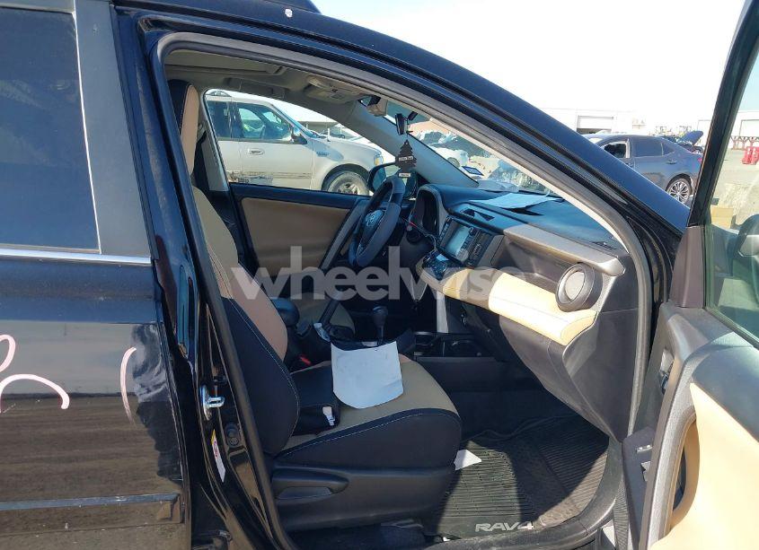 Photo 5 of 2018 Toyota Rav4 ADVENTURE/XLE (VIN 2T3RFREV9JW817320)