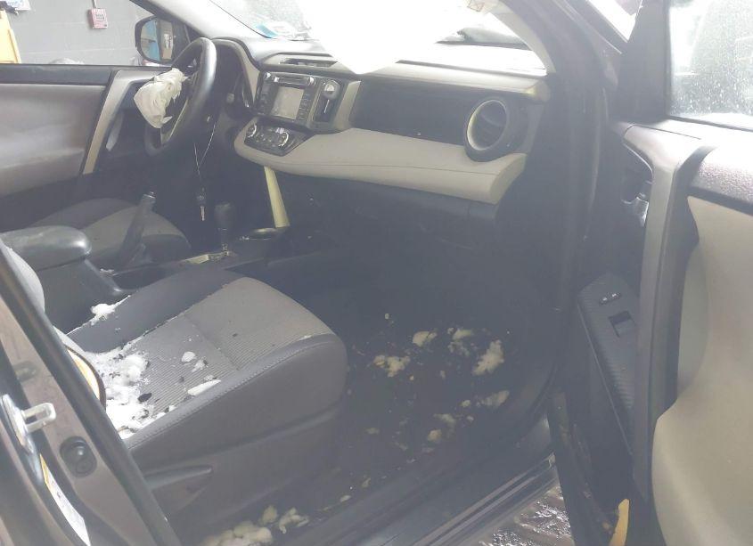 Photo 5 of 2015 Toyota Rav4 XLE (VIN 2T3RFREVOFW267657)