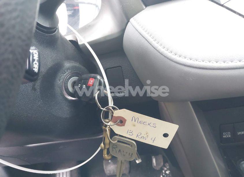 Photo 11 of 2013 Toyota Rav4 XLE (VIN 2T3RFREVXDW014682)