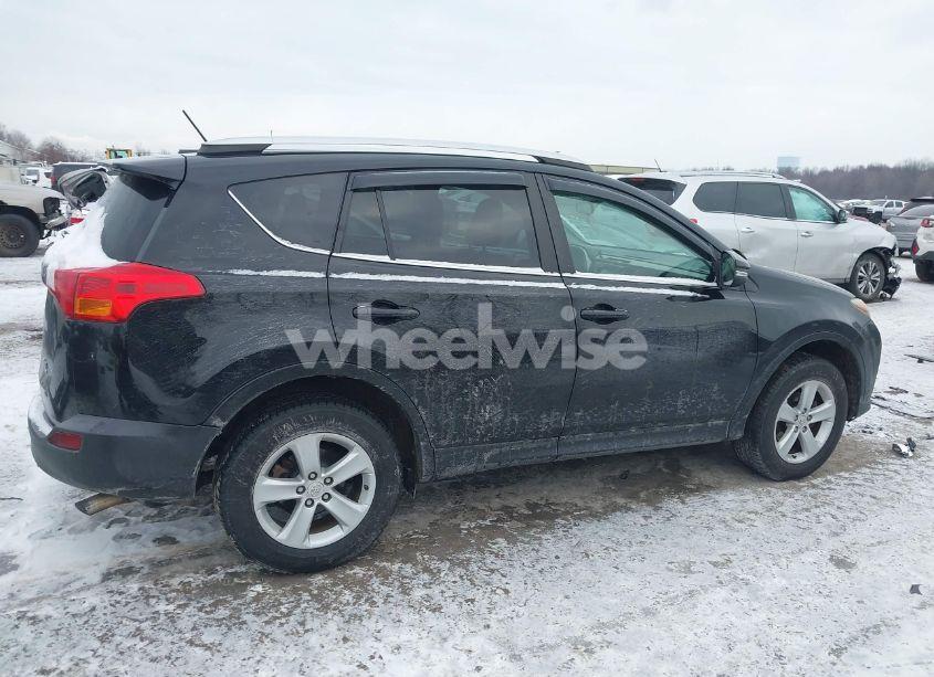 Photo 13 of 2013 Toyota Rav4 XLE (VIN 2T3RFREVXDW014682)