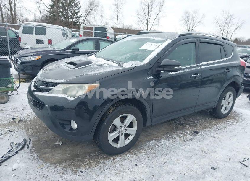 Photo 2 of 2013 Toyota Rav4 XLE (VIN 2T3RFREVXDW014682)