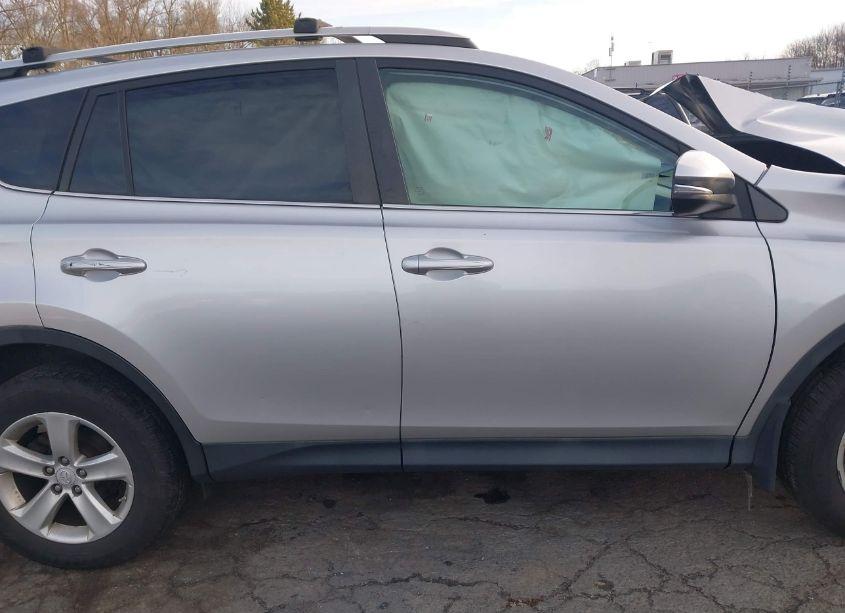 Photo 13 of 2013 Toyota Rav4 XLE (VIN 2T3RFREVXDW037041)