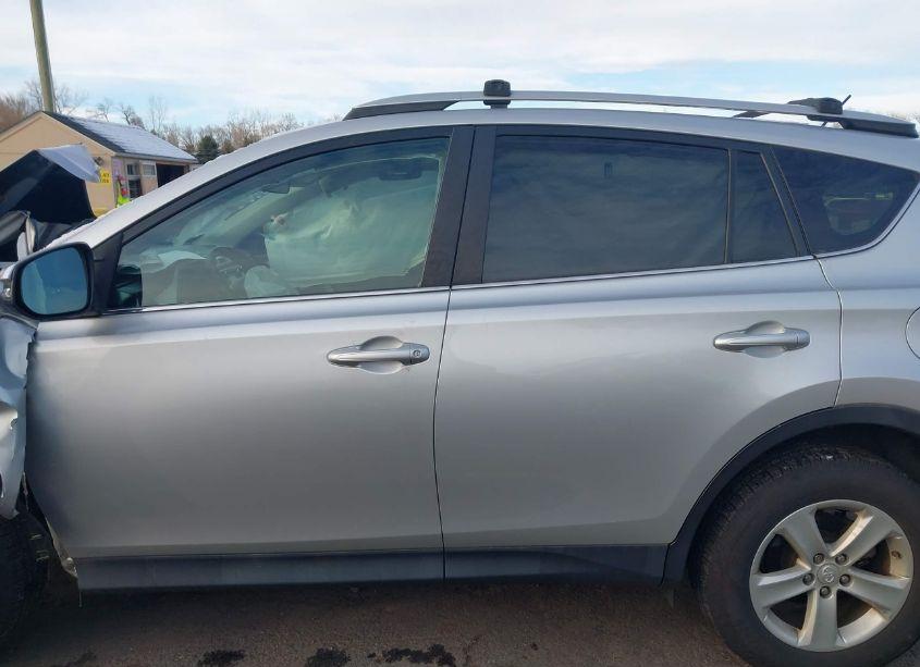 Photo 14 of 2013 Toyota Rav4 XLE (VIN 2T3RFREVXDW037041)