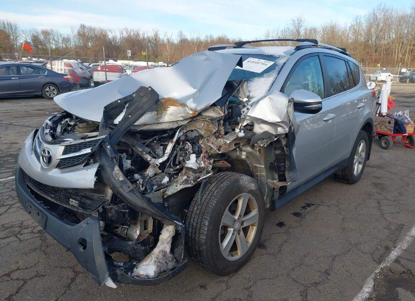 Photo 2 of 2013 Toyota Rav4 XLE (VIN 2T3RFREVXDW037041)