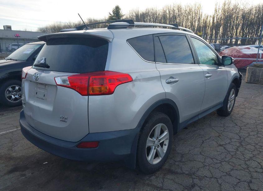 Photo 4 of 2013 Toyota Rav4 XLE (VIN 2T3RFREVXDW037041)