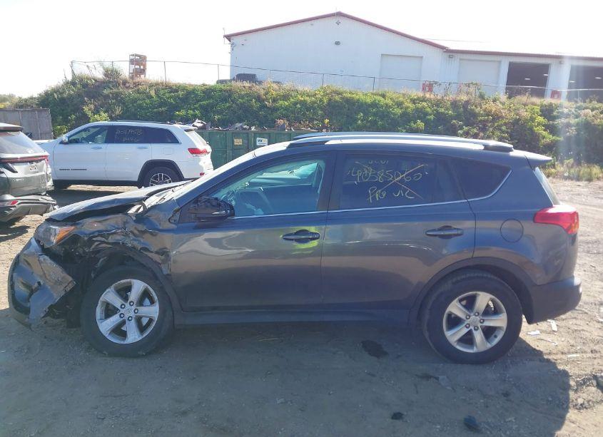 Photo 13 of 2013 Toyota Rav4 XLE (VIN 2T3RFREVXDW068564)