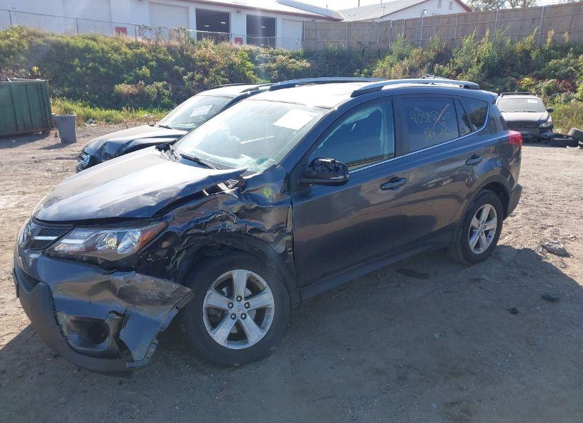 Photo 2 of 2013 Toyota Rav4 XLE (VIN 2T3RFREVXDW068564)