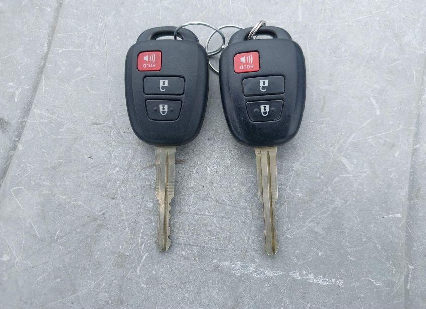 Photo 11 of 2013 Toyota Rav4 XLE (VIN 2T3RFREVXDW123434)