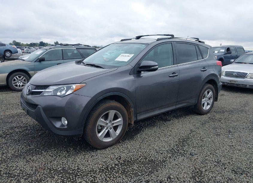 Photo 2 of 2013 Toyota Rav4 XLE (VIN 2T3RFREVXDW123434)