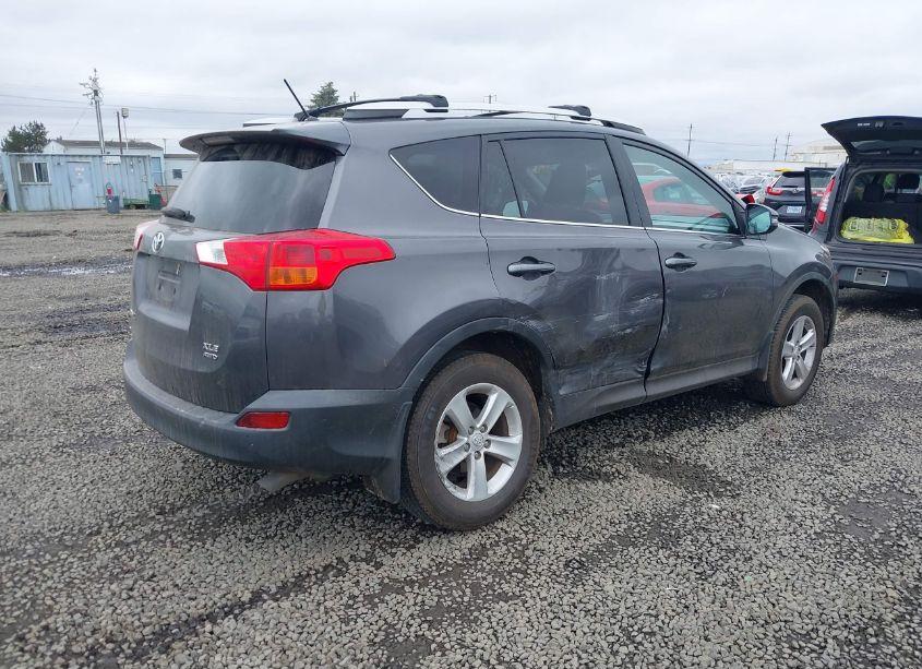 Photo 4 of 2013 Toyota Rav4 XLE (VIN 2T3RFREVXDW123434)