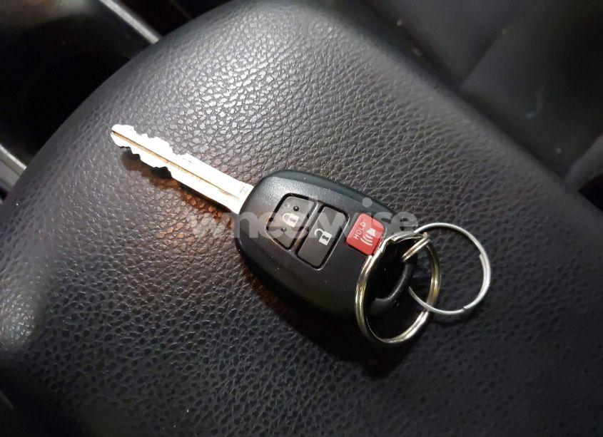 Photo 11 of 2014 Toyota Rav4 XLE (VIN 2T3RFREVXEW136833)