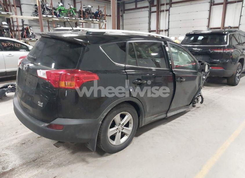 Photo 4 of 2014 Toyota Rav4 XLE (VIN 2T3RFREVXEW136833)
