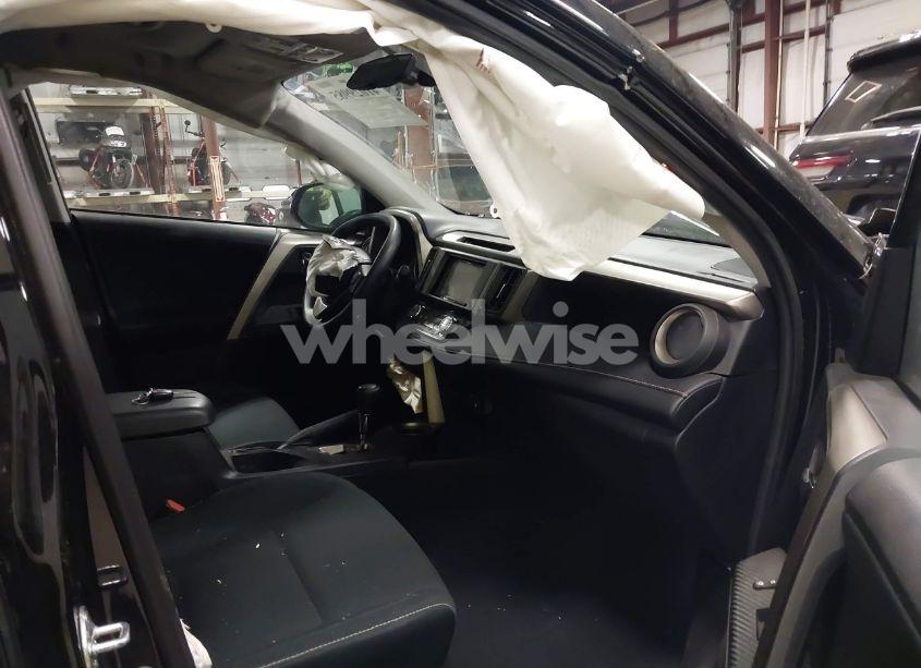 Photo 5 of 2014 Toyota Rav4 XLE (VIN 2T3RFREVXEW136833)